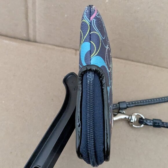 Coach Women's Blue Wristlet Wallet Corner Zip With Signature . - Picture 5 of 12